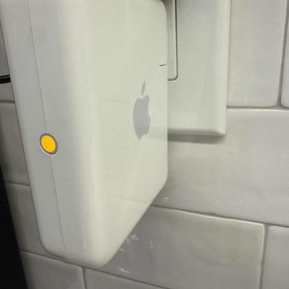Apple A1264 802.11n Airport Express 54 Mbps Wireless Base Station